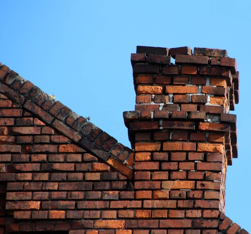 Signs Your Steiner Home Needs a Chimney Inspection Damaged chimney on an Steiner home showing cracks and missing mortar